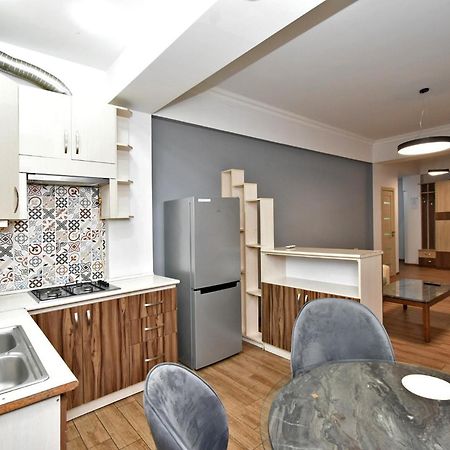 Rent Inn Yerevan On Chaykovski Street Екстер'єр фото