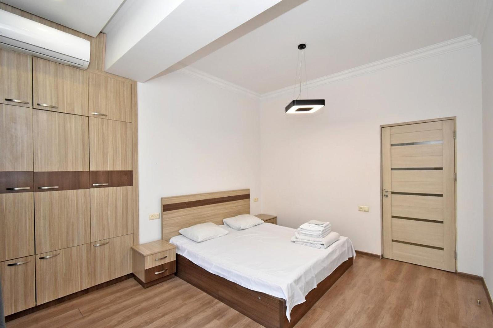 Rent Inn Yerevan On Chaykovski Street Екстер'єр фото