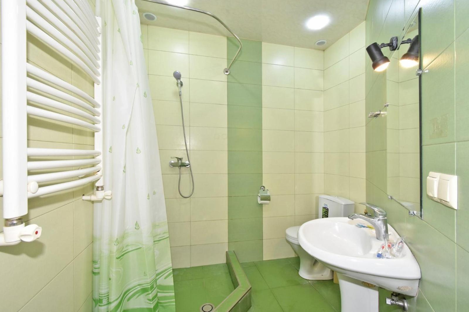 Rent Inn Yerevan On Chaykovski Street Екстер'єр фото