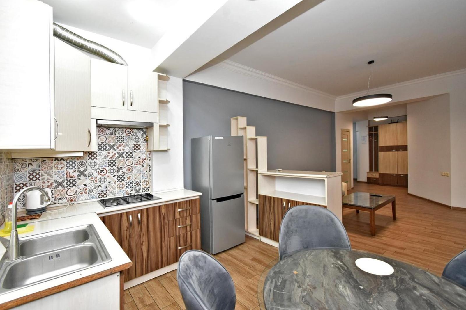 Rent Inn Yerevan On Chaykovski Street Екстер'єр фото